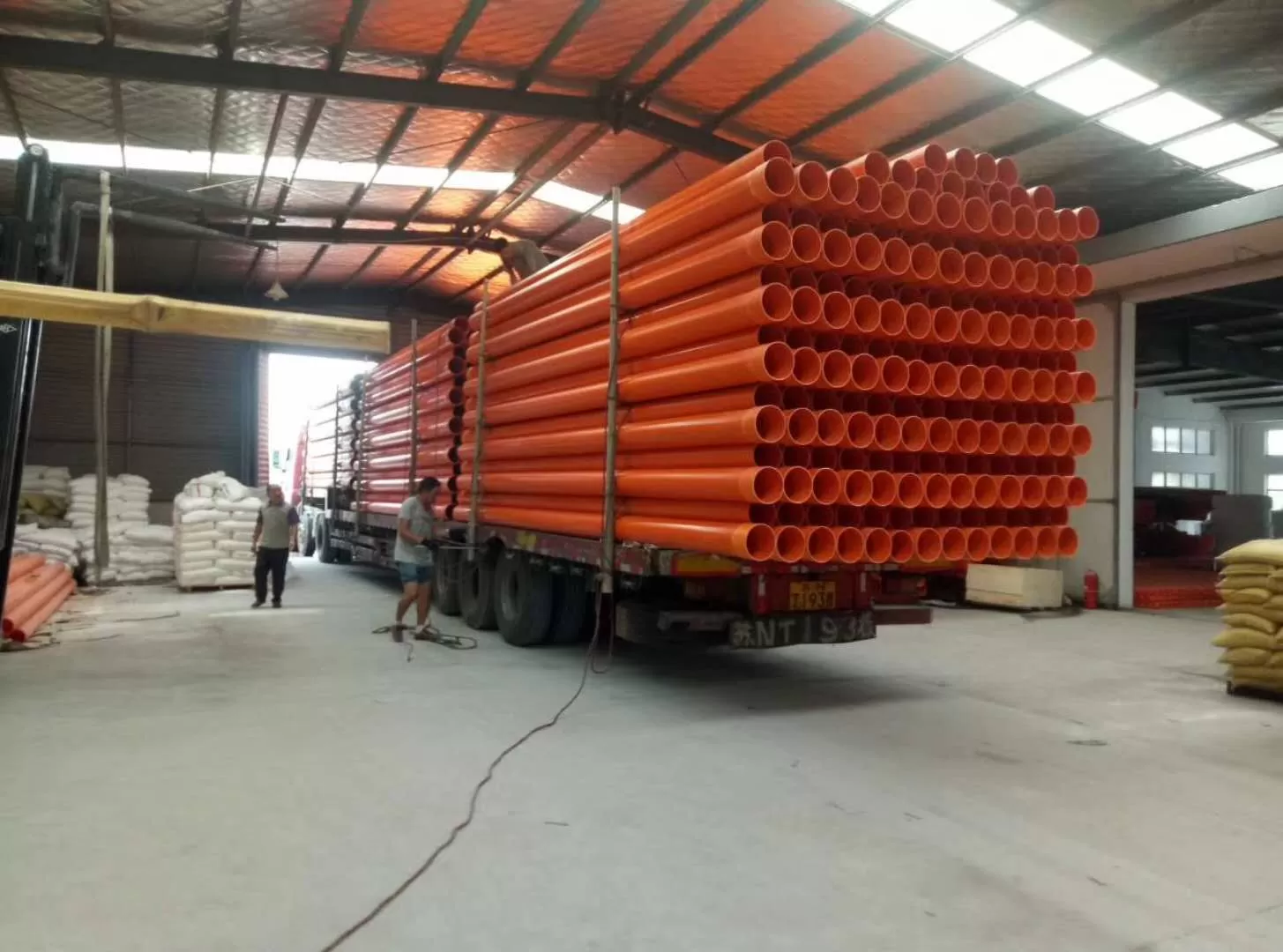 การปรับแต่งท่อส่งไฟฟ้า CPVC: วัสดุก่อสร้าง Hubei AD ปรับให้เข้ากับความต้องการทาง